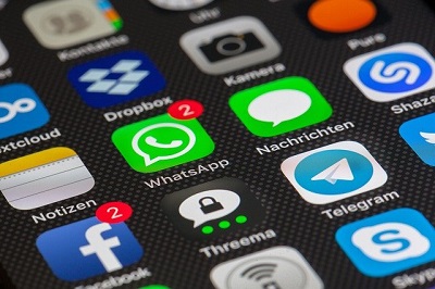 Whatsapp Facebook