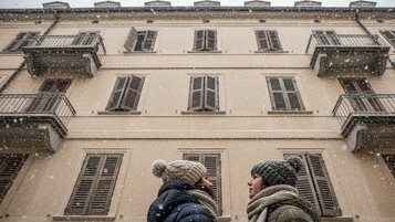 Les foyers français situés dans ces zones doivent fermer volets et rideaux dès ce soir (64 départements concernés)