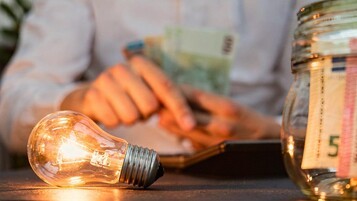 Baisse de l'électricité : l'État vous rend 10€, mais voici comment gagner 194€ dès maintenant