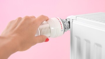 Éteindre ou laisser mon chauffage au minimum en partant ? La réponse (surprenante) des experts