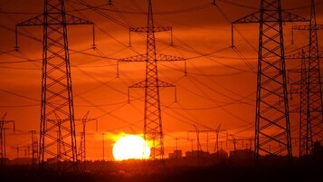 Électricité : ce que la Chine a construit en 4 ans a pris un siècle aux USA (des chiffres affolants !)