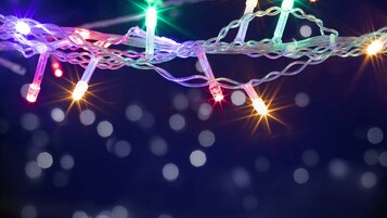 Guirlandes et illuminations du balcon à Noël : voici ce que ça vous coûte vraiment (au centime près)