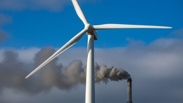 Électricité : le jour où l'éolien et le solaire ont officiellement doublé le gaz et le charbon