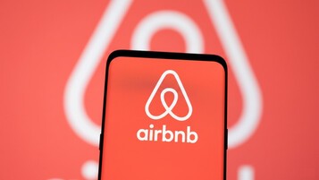 1300 € de facture d'électricité : la nouvelle arnaque Airbnb que tous les propriétaires doivent connaître