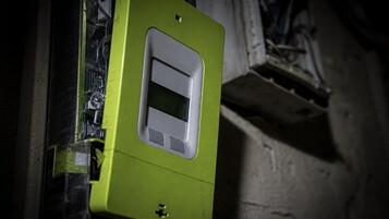 Votre voisin trafique son compteur ? Voici ce que ça coûte sur votre facture d'électricité