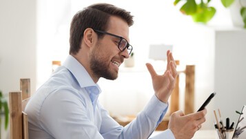 man-smartphone-broken