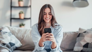 woman-smartphone