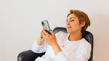 woman-thinking