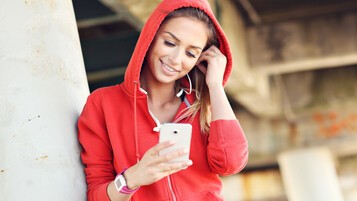 woman-hoodie-red