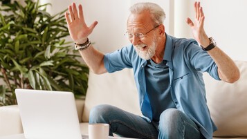 happy-grandpa-laptop