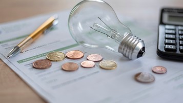 ampoule avec pièces de monnaie