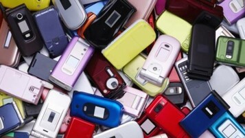 Blackberry, LG Chocolat... le top 6 des téléphones rétro qui ont fait vibrer toute une génération !