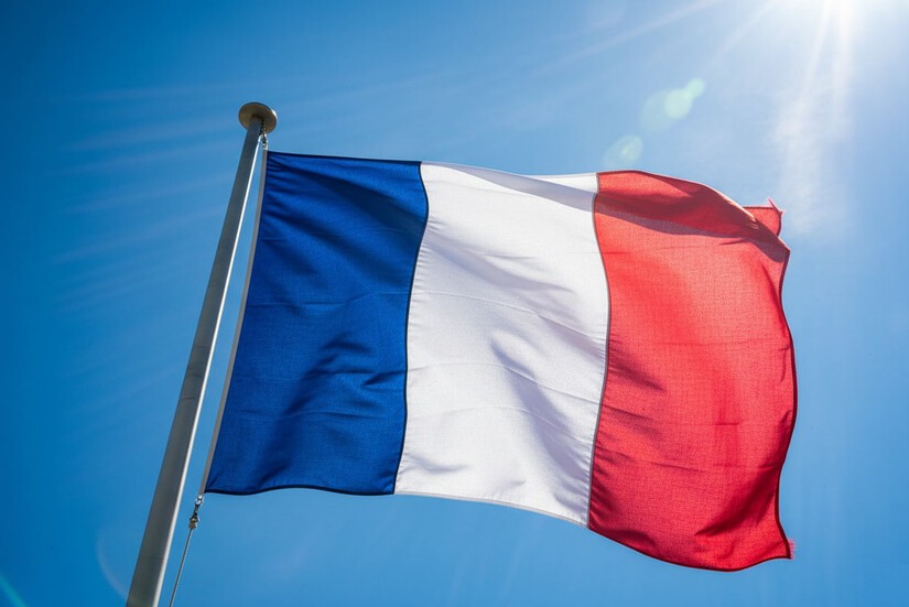 Voiture électrique : ce composant qui pèse 40 % du prix est enfin produit en France (un tournant historique)