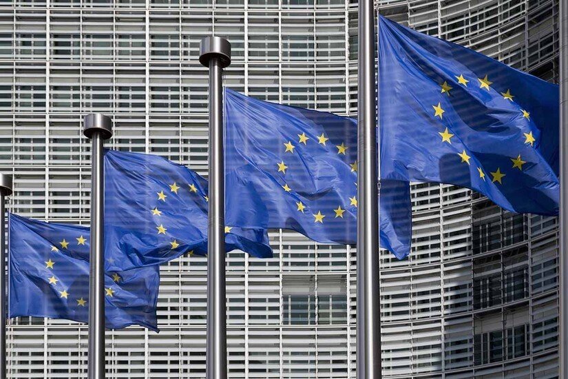 Pour préparer l'arrivée d'une taxe, l'Europe lance un "super chèque énergie" à 87 milliards d'euros.