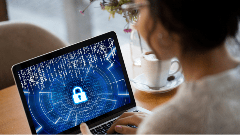 cybersecurite-femme-laptop