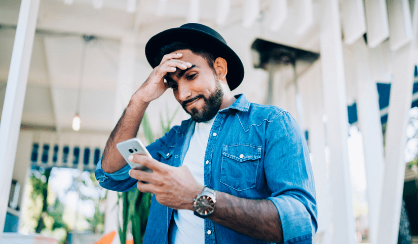 puzzled-man-smartphone