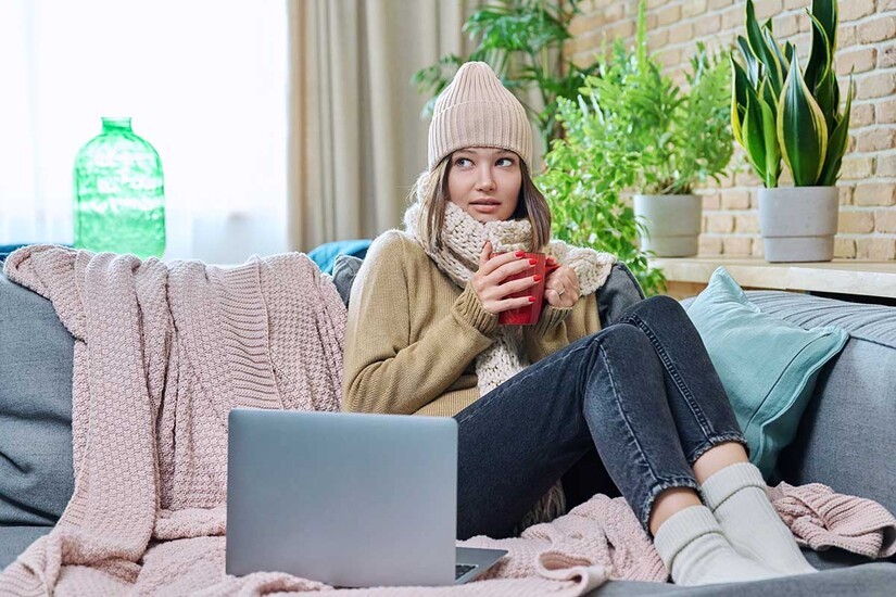 Pourquoi votre salon reste "glacial" malgré des radiateurs brûlants (et comment régler ça)