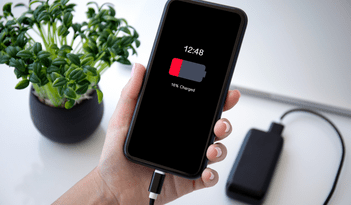 « Pourquoi mon téléphone charge lentement ? » : les réponses à un problème fréquent